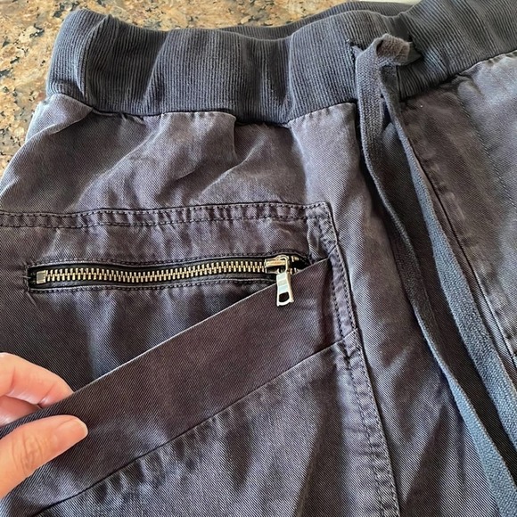 Young Fabulous & Broke High Waist Cargo Jogger Pants NWT Size Large - Picture 3 of 5